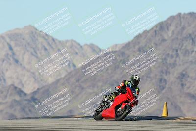 media/Dec-01-2025-Moto Forza (Mon) [[2daa91e15f]]/2-Intermediate Group/Session 4 Turn 9/